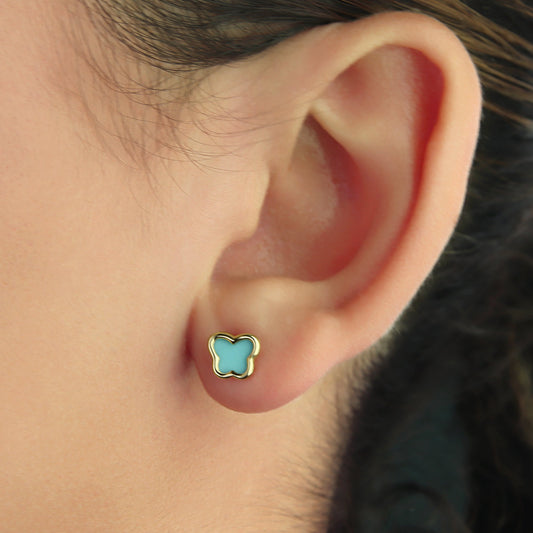 GIOVE MIO 14kt Yellow Gold Studs with Mother of Pearl Pendant. Elegant earrings with a unique touch. Shine stylishly!