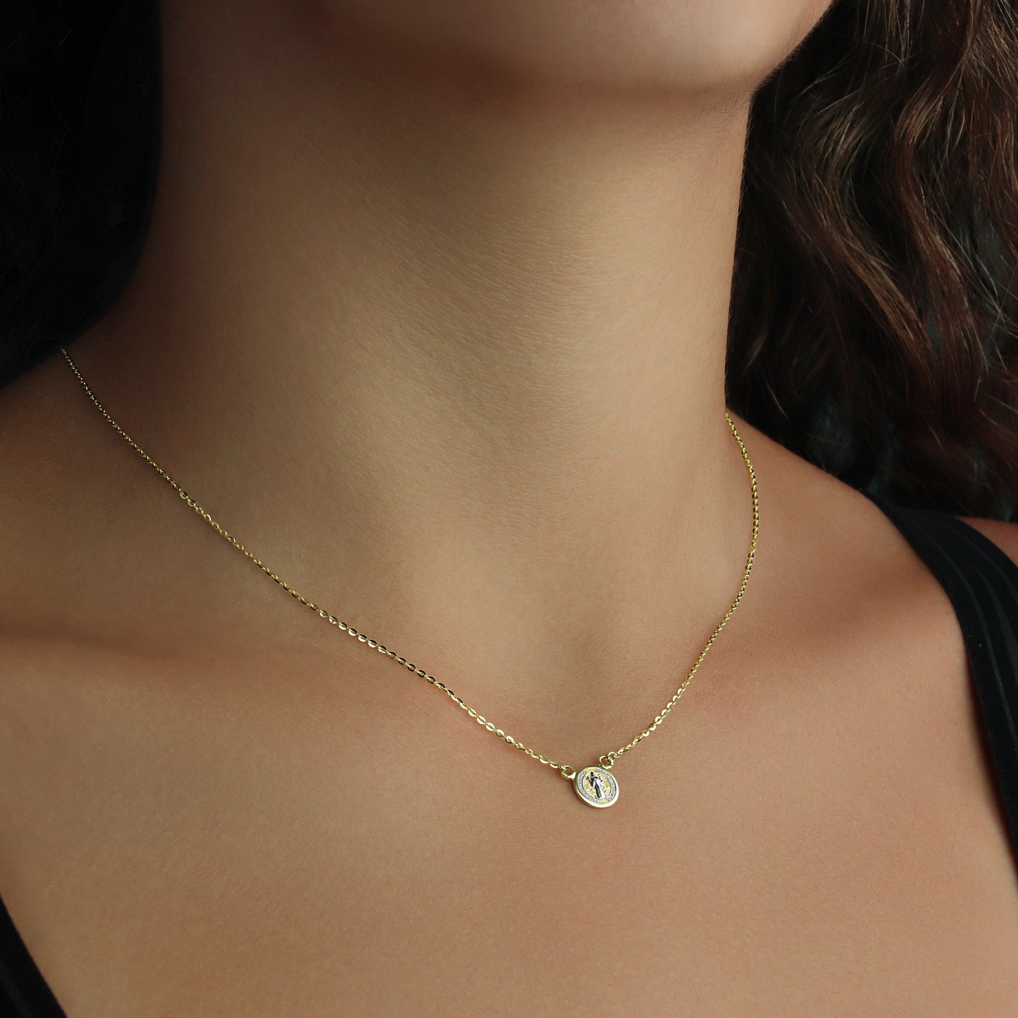 GIOVE MIO Cadena con Medalla de San Benito en Oro Amarillo de 14Kt. Oro 14Kt / Amarillo / 8X8MM